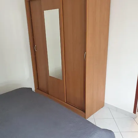 Flores Apartmán *