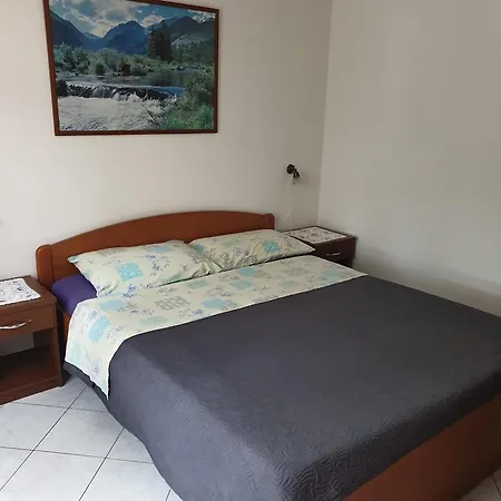 Flores Apartmán